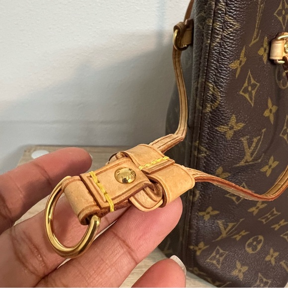 Authentic Louis Vuitton Monogram Neverfull MM bag❤️ - Picture 10 of 16